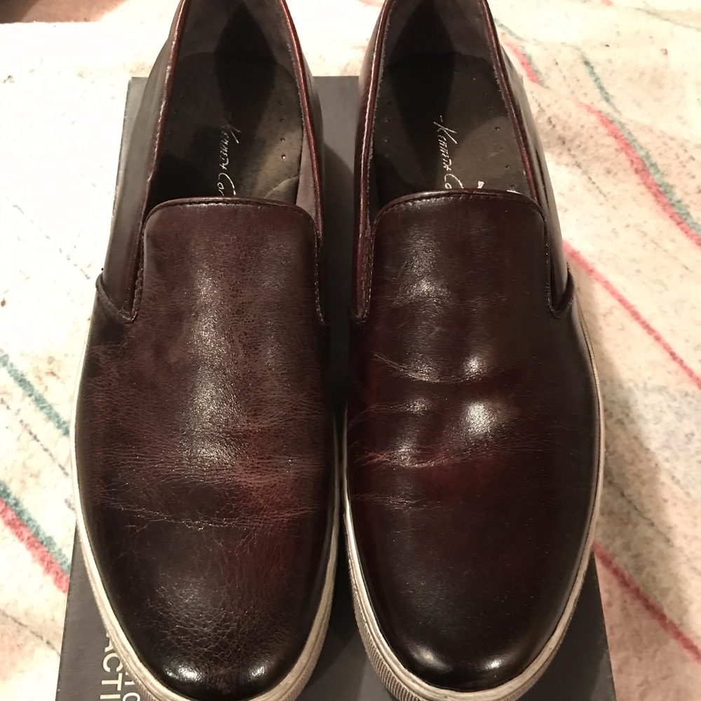 Kenneth Cole men’s loafer, new in a box, size 9